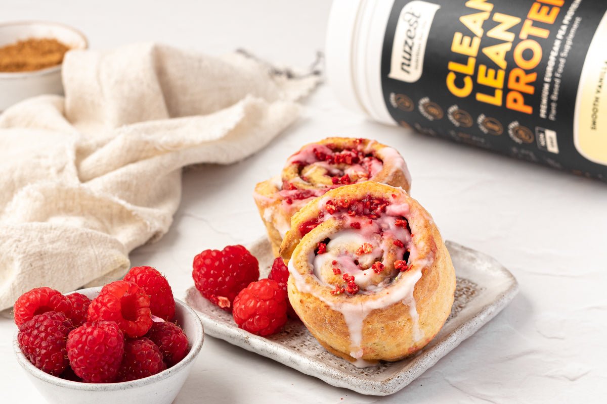 Raspberry Cinnamon Rolls - Nuzest UK