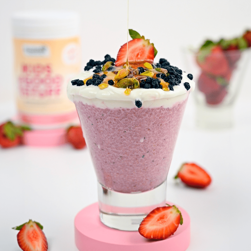 Dragonfruit and Strawberry Overnight Porridge - Nuzest UK